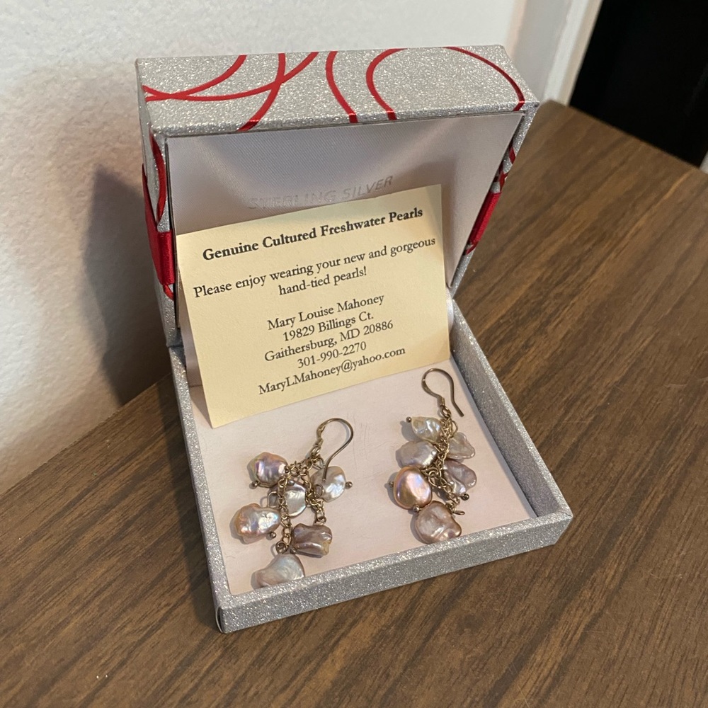 Fresh water pearl dangle earrings